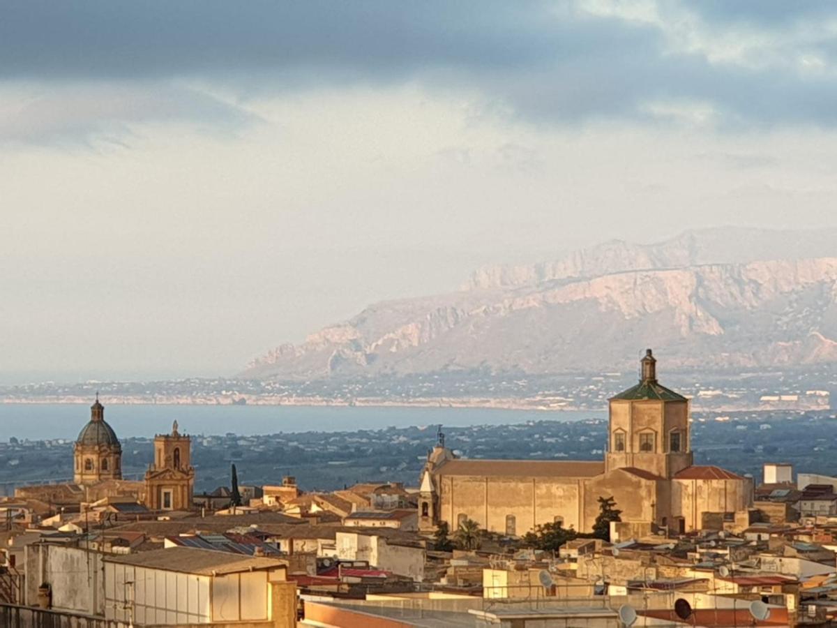 Il Girasole Del Centro Storico Villa Alcamo Buitenkant foto