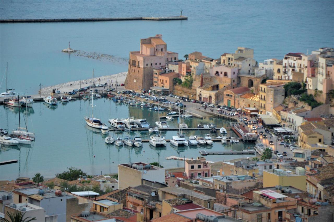 Il Girasole Del Centro Storico Villa Alcamo Buitenkant foto