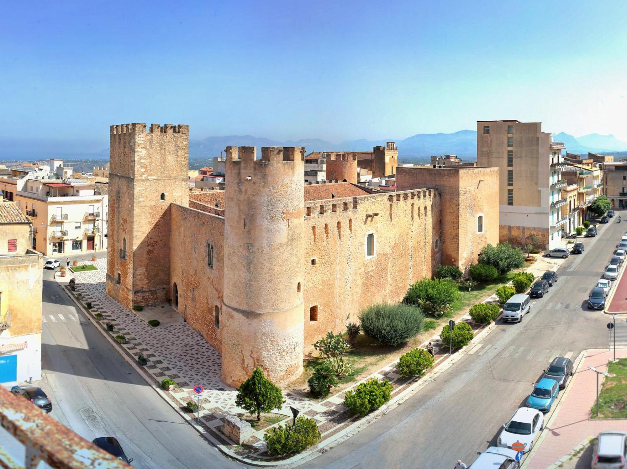 Il Girasole Del Centro Storico Villa Alcamo Buitenkant foto